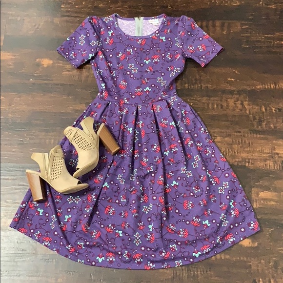 LuLaRoe XS Amelia - Picture 1 of 5